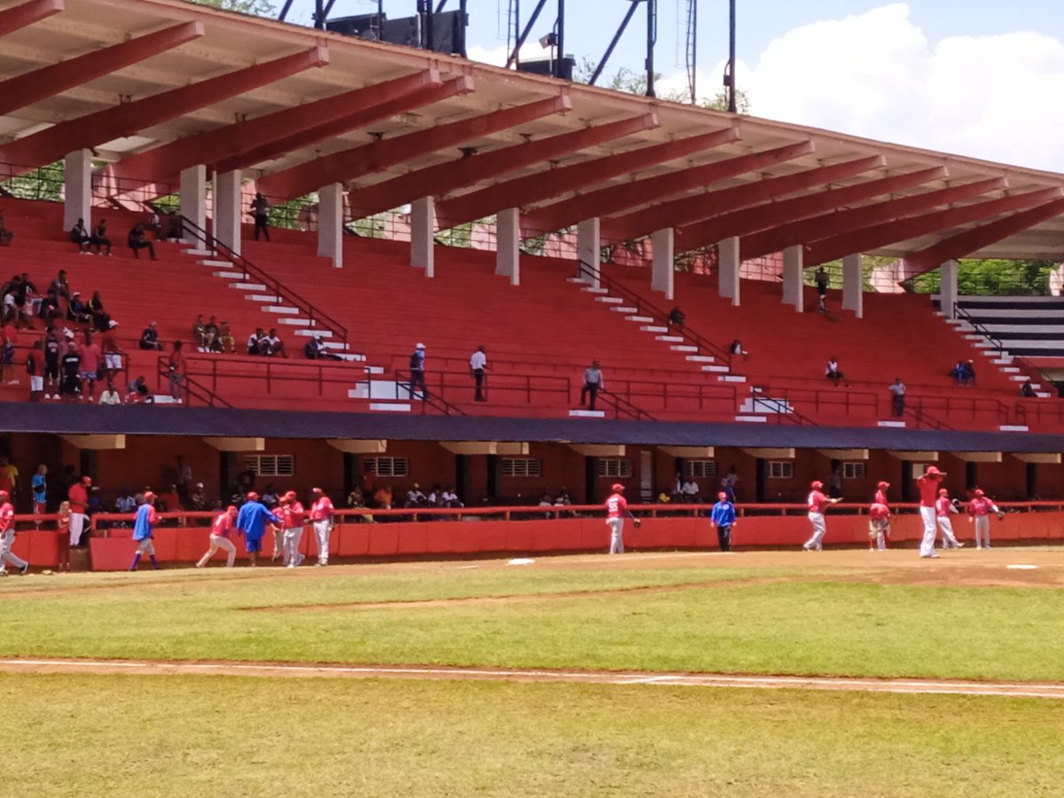 britaalberteris's tweet photo. Breves instantes para iniciar la #62SN en #SantiagodeCuba ante #Artemisa. https://t.co/ryFQfdSEQd