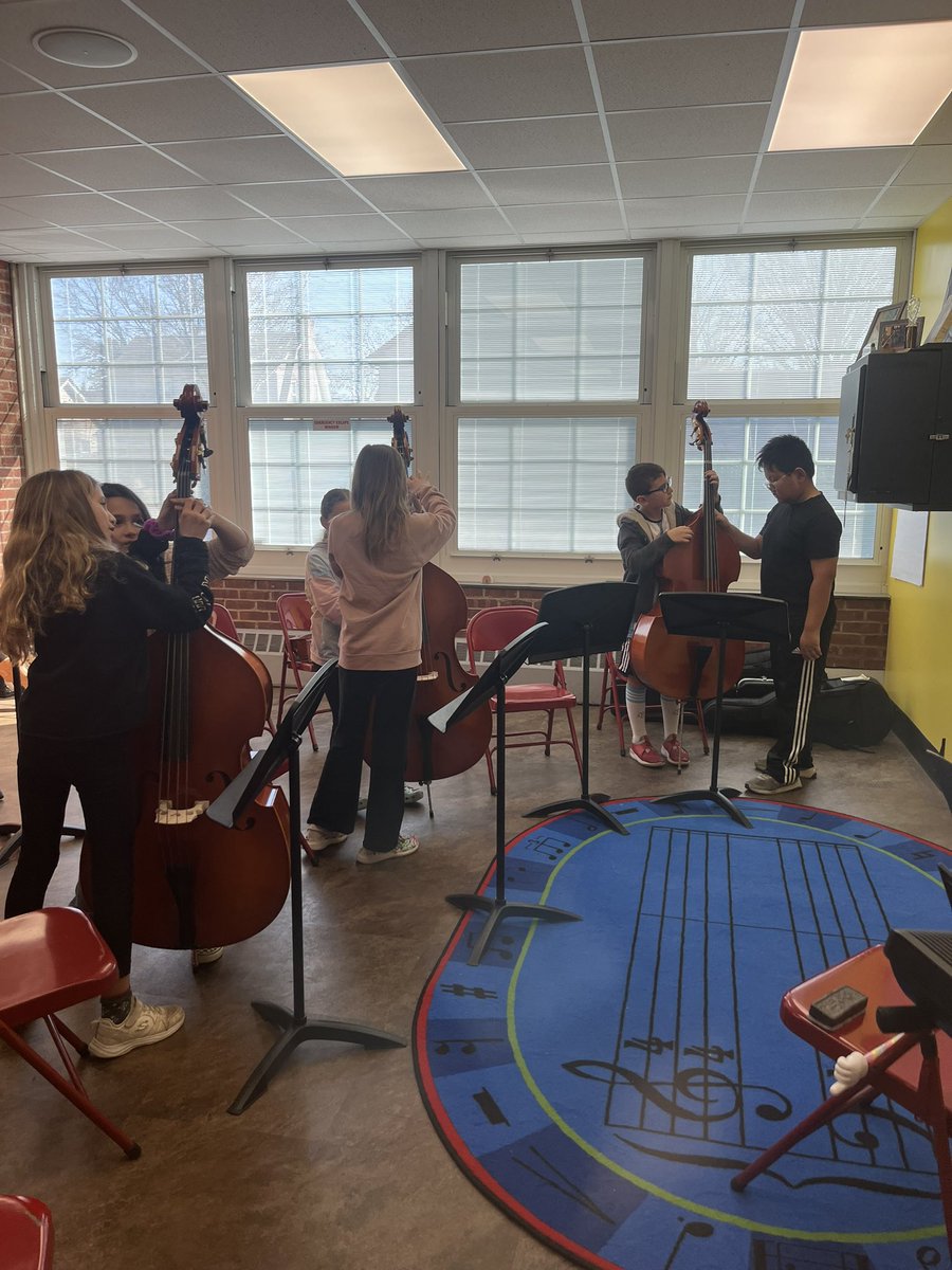 4th grade bass players peer tutoring 3rd grade bass players. What a fun experience :) <a href="/Jackson_Ave/">Jackson Ave School</a> #jacksonbrave