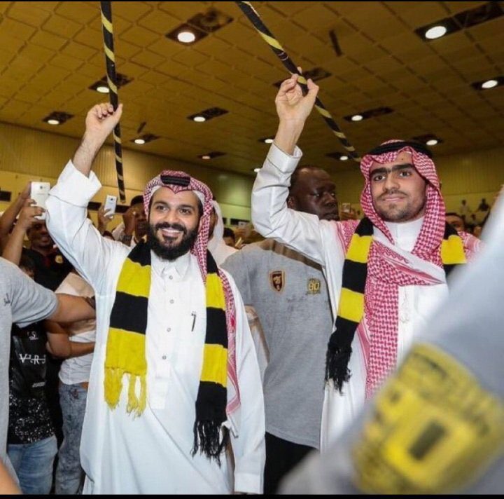 دائما اقولها 

الاتحاد النادي الوحيد الذي لديه ادارة تدفع من حر مالها 

💛🖤