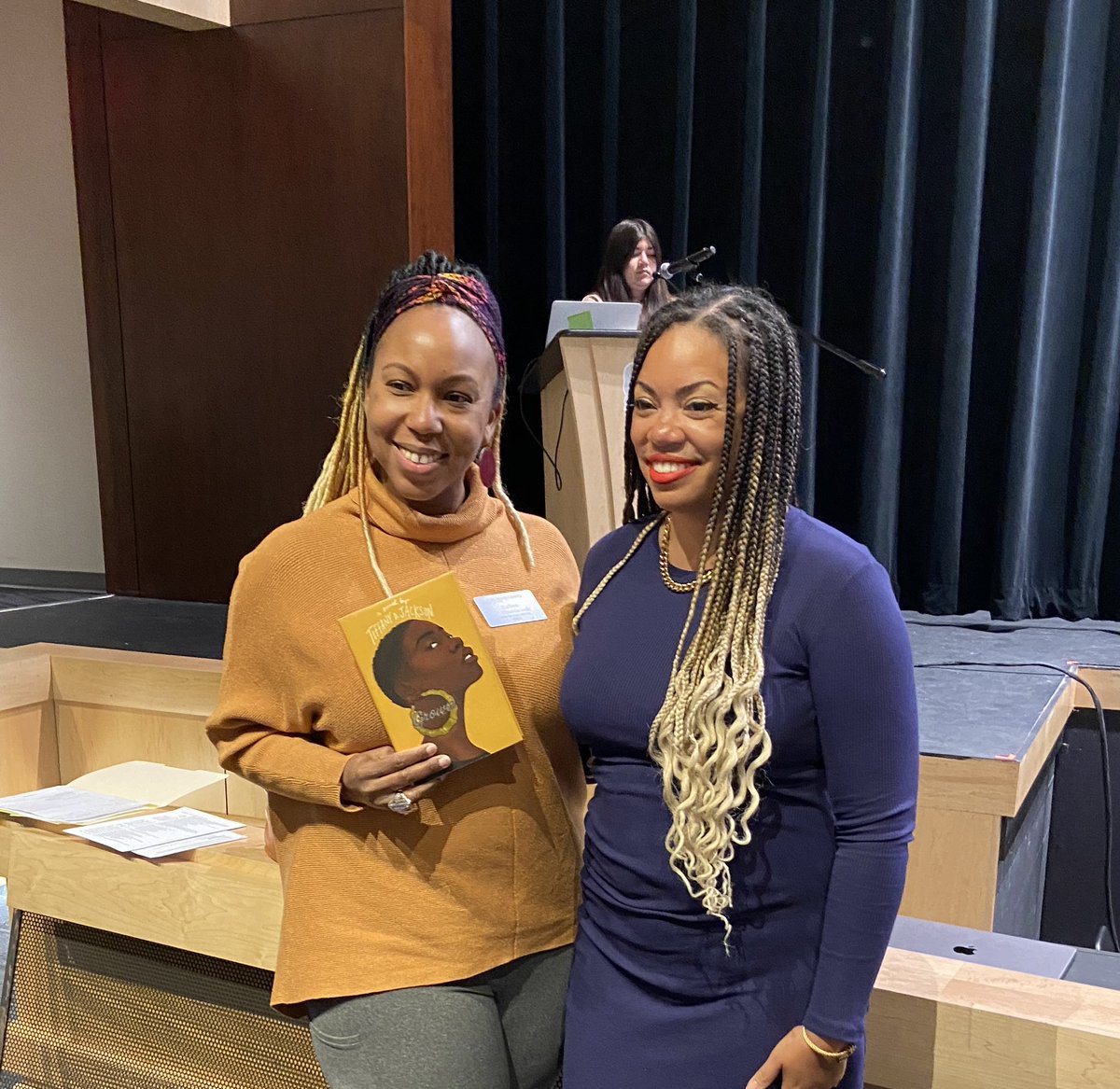 ICCSDLibraries's tweet image. North Liberty Public Librarian, Kellee Forkenbrock, was so excited to meet author, Tiffany D. Jackson! Kellee talked about sharing one of Tiffany’s books with her 16-year-old son. It’s so important to talk about books with teens! @HillsBank @ICCSDFoundation @NLibertyLibrary