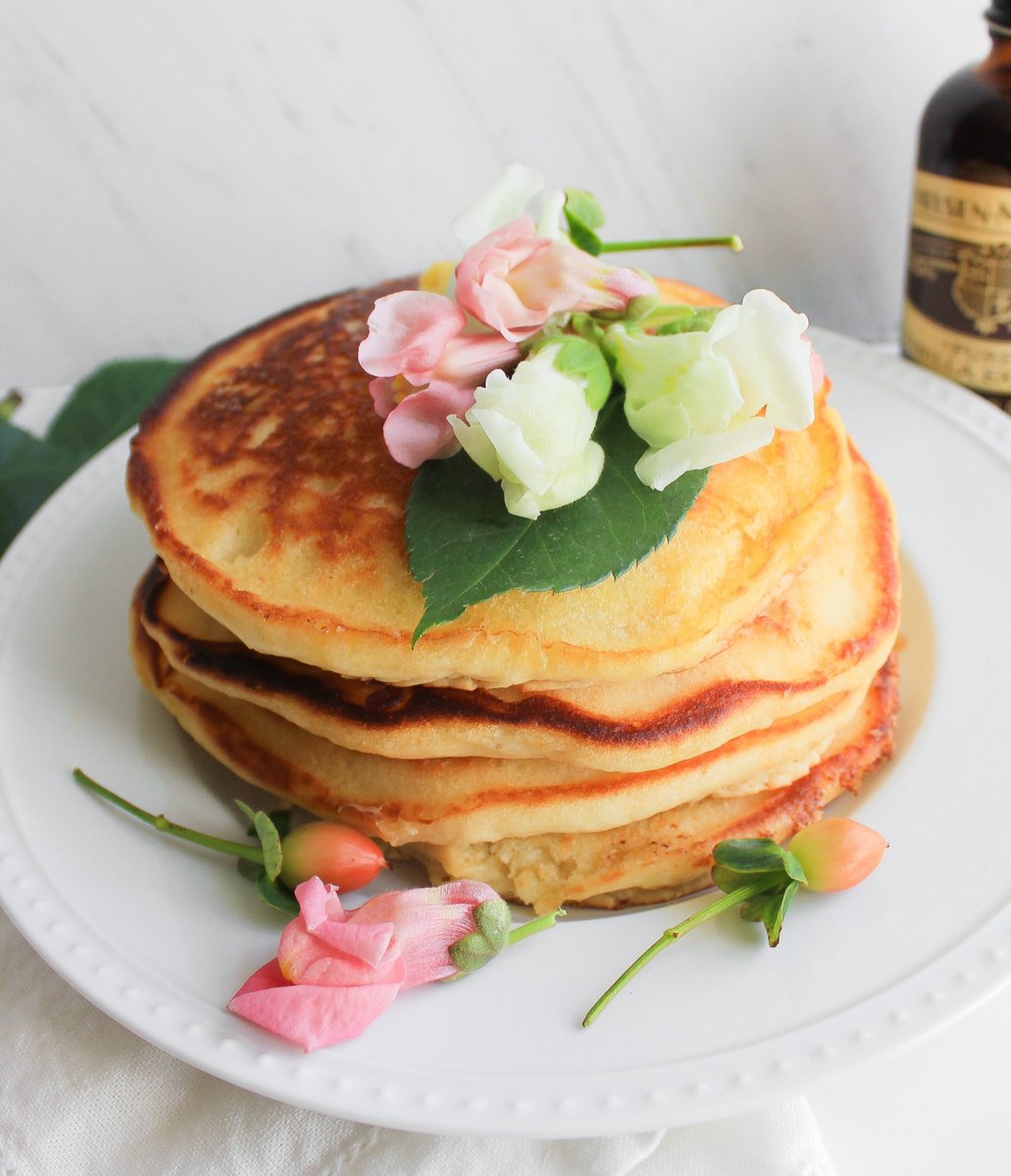 Take your pancakes to the next level with this delicious twist on the traditional recipe. Every taste bud will be satisfied with our Honey Vanilla Pancakes.​

Use the link below to get the recipe and shop.​

nielsenmassey.com/betteryourbake…