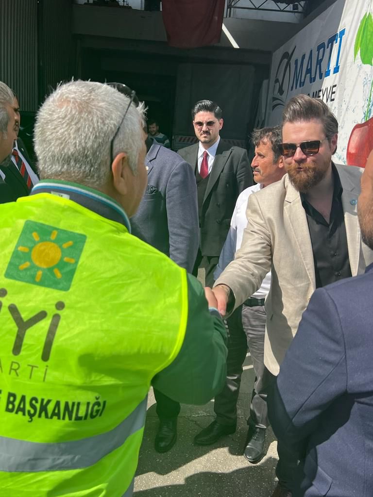 Antalya İl Siyasi işler Bşk. Alper ARIKAN, Kalkınma Politikaları Bşk. Elvan ASLANDOĞAN, Siyaset Akedemisi Bşk Havva Betül KARATAŞ, Kepez ilçe Bşk Mesut Emra YILDIRIMLAR ve yönetim kurulu üyeleri tarafından Antalya Yeşil Sanayi ve Oto Sanayi Sitesi Bölgesi ziyaret edildi.