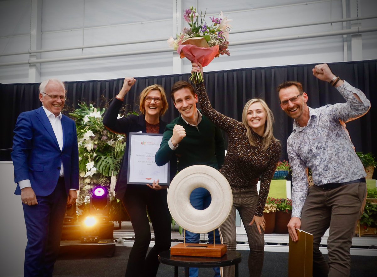 Winnaar Tuinbouw Ondernemersprijs 2023 van der Avoird Trayplant! Van harte gefeliciteerd 🥳 
#TopTuinbouw #tuinbouwondernemersprijs