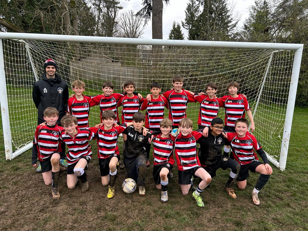 The u12A team pictured after defeating SMCS 4-3 in a great contest. Goals from Jack L x2, Alessandro D and Ollie D. This was the final game of the year and the boys have had a very successful campaign. Exciting things ahead for this team #Borlasefootball