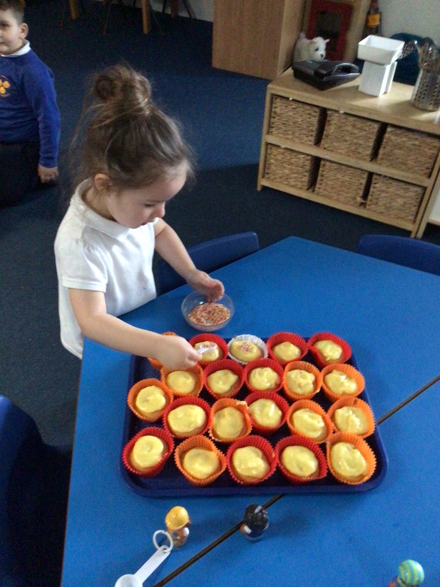 stjameswigan's tweet photo. Pre-school have enjoyed some Easter baking today, we took great care measuring the ingredients and mixing 🧁🐥 #LDSTeducation #EYFS #GBBO #ASPIREcurriculum #stimulatingminds https://t.co/Asf3IkBWCI
