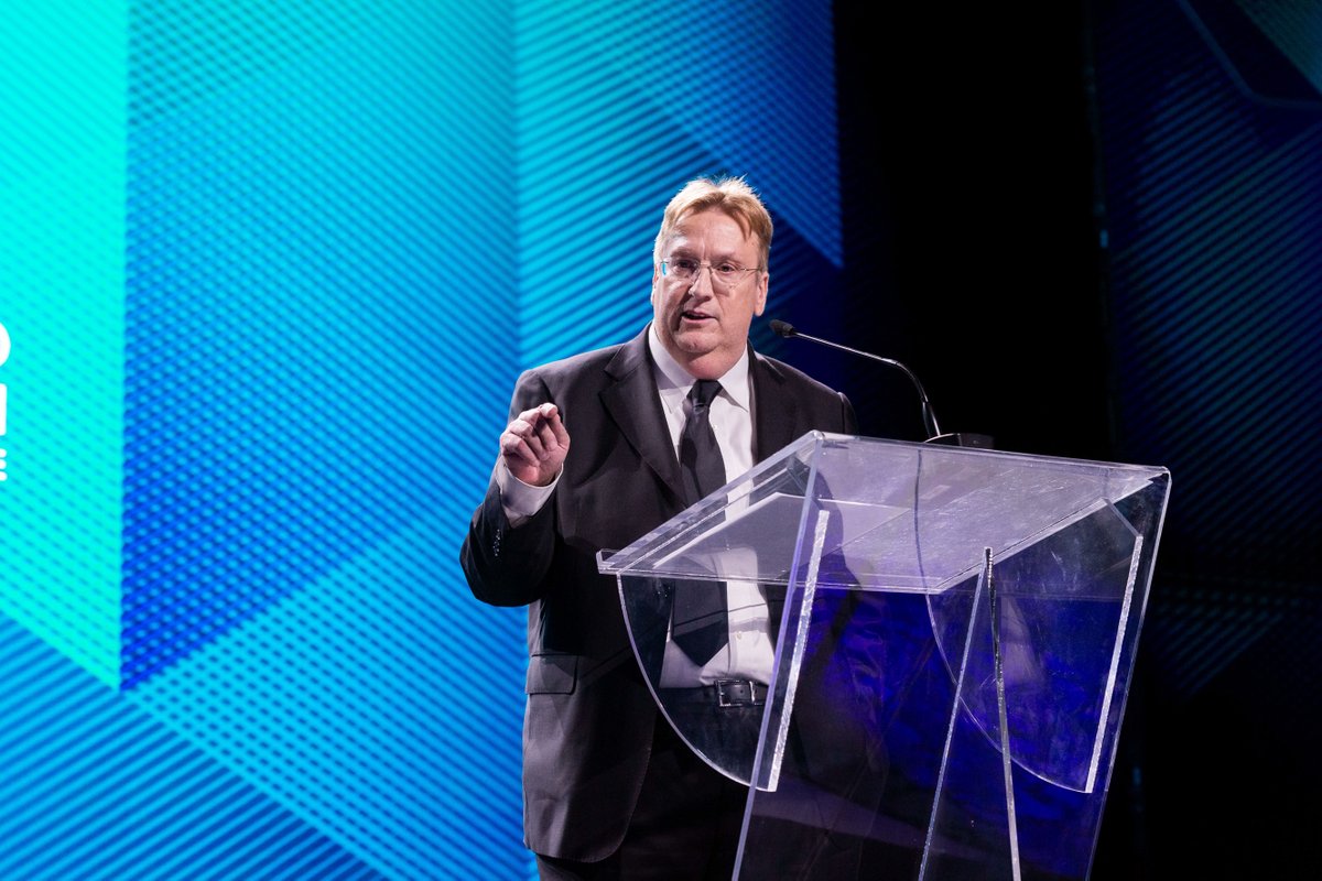OpenText's tweet photo. On Thursday, OpenText CEO and CTO @markbarrenechea delivered the keynote to over 1000 guests at the @TorontoRBOT, an event that highlights the achievements that position the region as the genesis of innovation and growth on the global stage. 

#Abovetheradar https://t.co/6HkI03qAKo