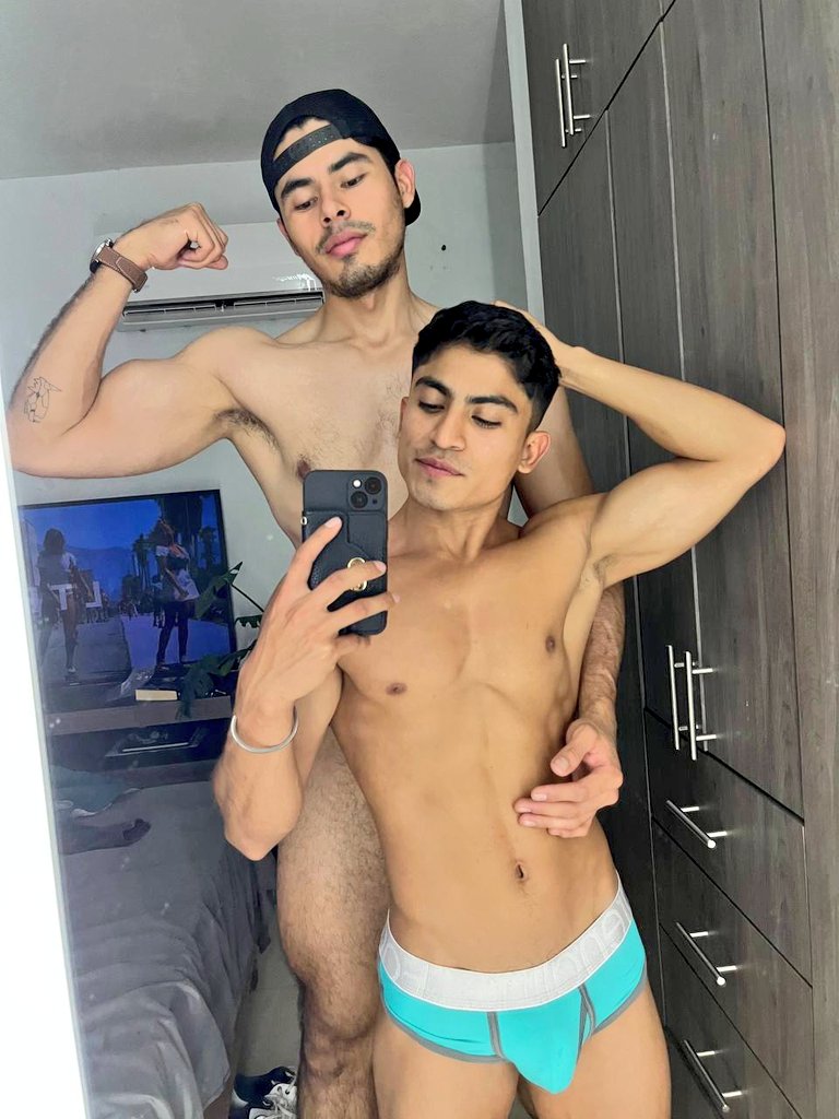 AlexMalMtz's tweet photo. Quien diría que conectariamos tan bien 🥰
@NelsoGarcia3 https://t.co/Q3EVKLcLZT