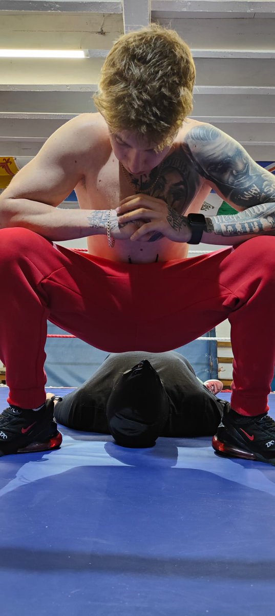 FartSub2's tweet photo. This Sunday, #MasterRob will be coming back in for a brand new shoot. You ready boys? 
https://t.co/9GDKBzx4Zt
#fartfetish #footfetish #tramplefetish #facesitting #cashmaster #Findom #spitslave #armpitfetish #AlphaWorship #Sweatyfeet #sneakerworship #farts #malefarting #fetish https://t.co/XvL6fQZQI6