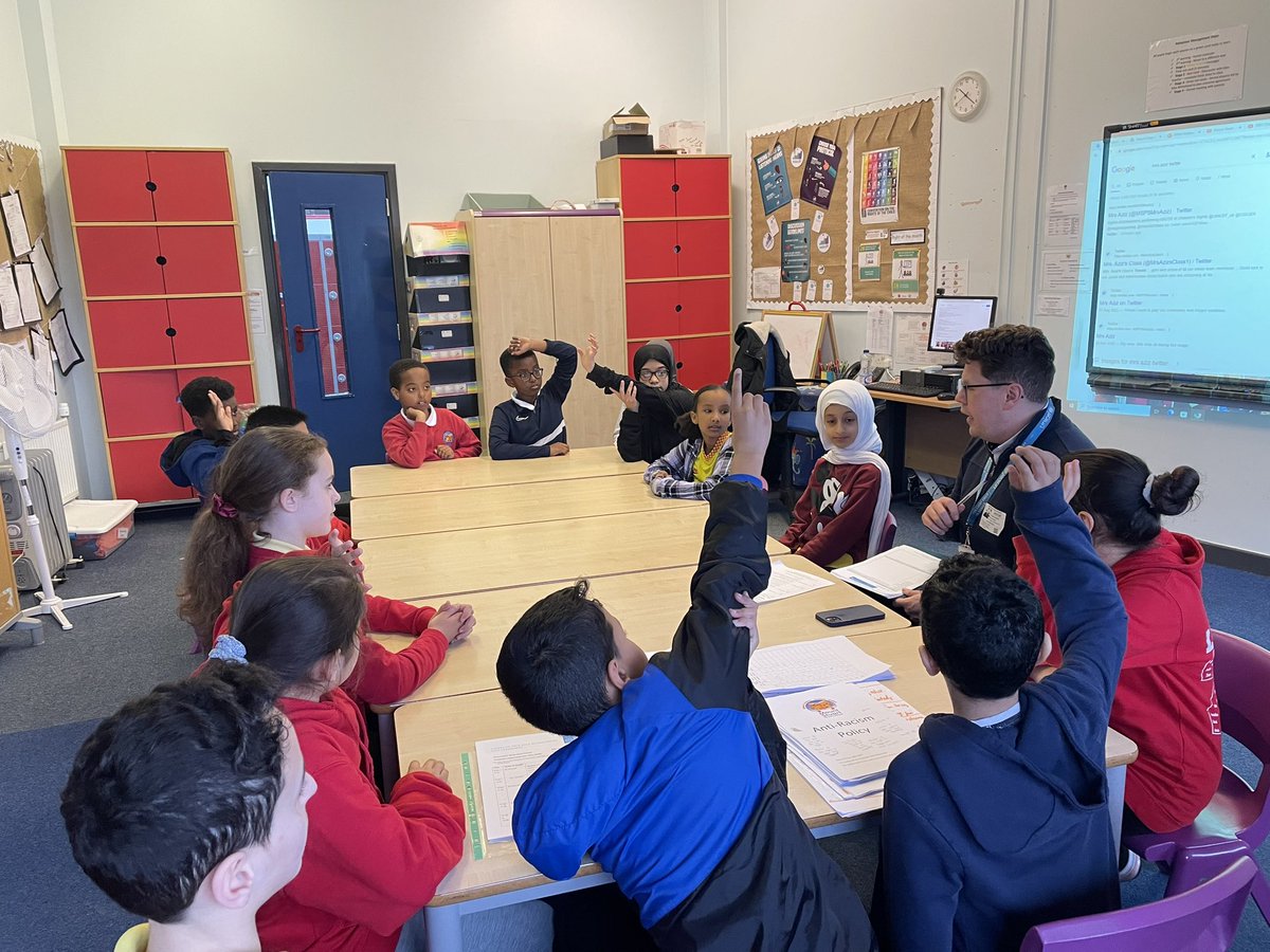 Great to see our “School Council” and “Rights Ambassadors”, talking to @StuartRRSA about fairness and equity in practice @MSPSCardiff #AgentsOfChange #RightsRespectingSchool @ACitizenshipT @UNICEF_uk @vaughangething @CSCJES
