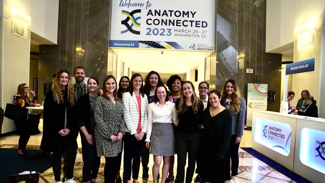 During the meeting, I was able to meet up with past peers and make some new connections as well  (hi  <a href="/DrSaraAllison/">Sara Allison</a> <a href="/OsteoblastGirl/">Dr. Wendy Lackey 👁🫀🦴</a>  and  <a href="/notedanatomist/">The Noted Anatomist</a> 👋).  It was a full circle moment to see all the <a href="/PennStHershey/">Penn State Health</a> Anatomy PhD alumni from different years come together💙