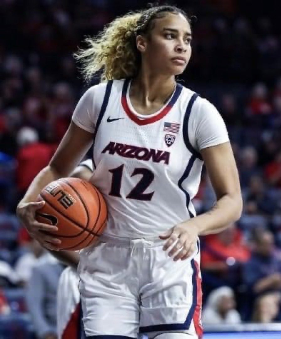 Esmery Martínez podría hacer historia el 10 de abril en el draft de la ⁦<a href="/WNBA/">WNBA</a>⁩ de ser seleccionada para entrar al profesionalismo. La joven dominicana, sería la primera dama 🇩🇴 en estar en la liga profesional de baloncesto femenina en U.S.