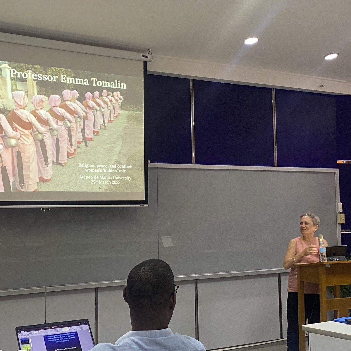 What’s the role of researchers in conflict contexts? How does one call out religion if it enables violence? Speaking before engaged students, Prof Emma Tomalin and Dr Theo Mbazumutima inspired a series of critical questions about faith-based peacebuilding. ☮️

<a href="/ateneodemanilau/">Ateneo de Manila University</a>