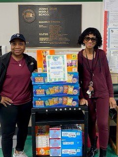 JDES_MCPS's tweet photo. Thank you to Methodist Episcopal Church of Manassas for your donation of amazing books about wonderful women who had a positive impact on our world! What a FINtastic way to celebrate Women’s History Month! 🐬

#DeanDreamTeam #WomensHistoryMonth https://t.co/Nud4pbciMt