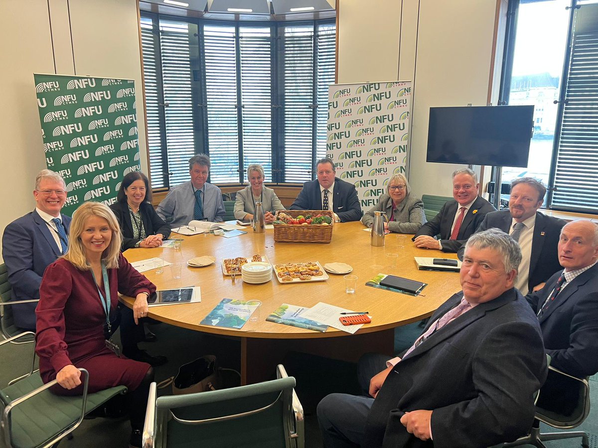 This morning we hosted a 'Strategy for British Horticulture Roundtable' in Parliament. Recent global events and supply chain shortages have brought the importance of British food security and our need to be more self-sufficient sharply into focus 🧵