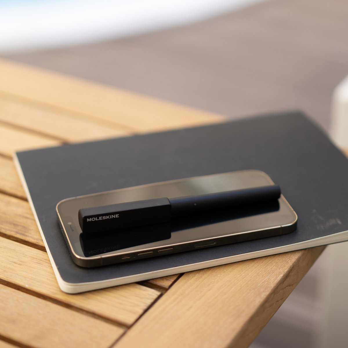 moleskine's tweet image. The @Moleskine Smart Writing Set: written in your notebook, digitized instantly - it’s that simple. 

moleskine.com/smart

#Moleskine #SmartWritingSet