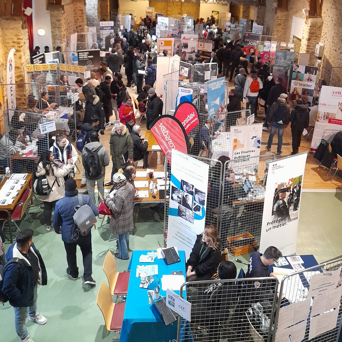 ‼️ Retour sur le #Forum de l'#Emploi de Brétigny Sur orge :
▶️ 54 entreprises présentes
▶️ 715 visiteurs
▶️ plus de 1100 premiers entretiens
Le Pôle Emploi de Brétigny Sur Orge remercie tous les acteurs qui ont fait de cet évènement un succès.
#TousMobilisés
#OnEstLàPourVous