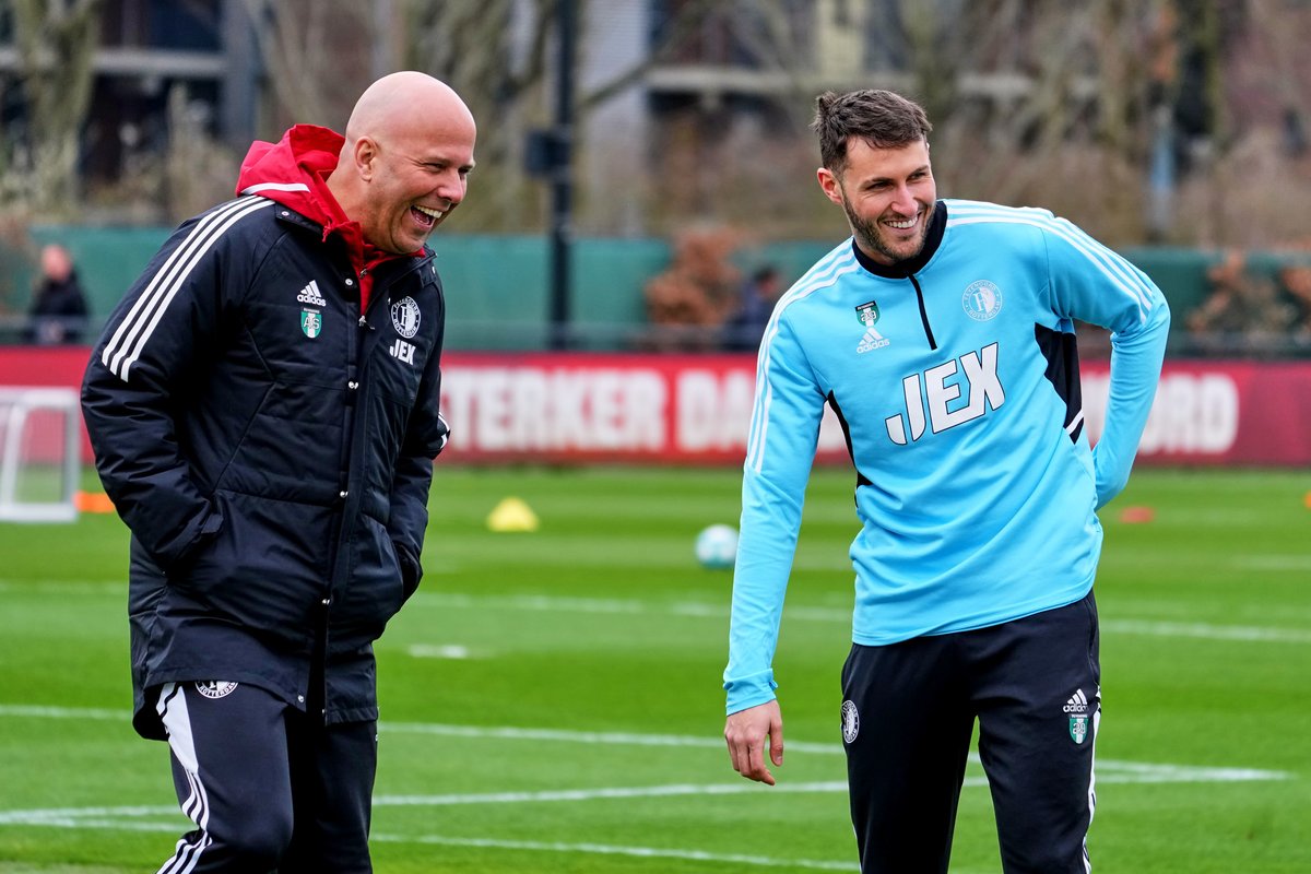 Feyenoord's tweet photo. Santi = back in town 😁 https://t.co/WZ7OBRFb1L