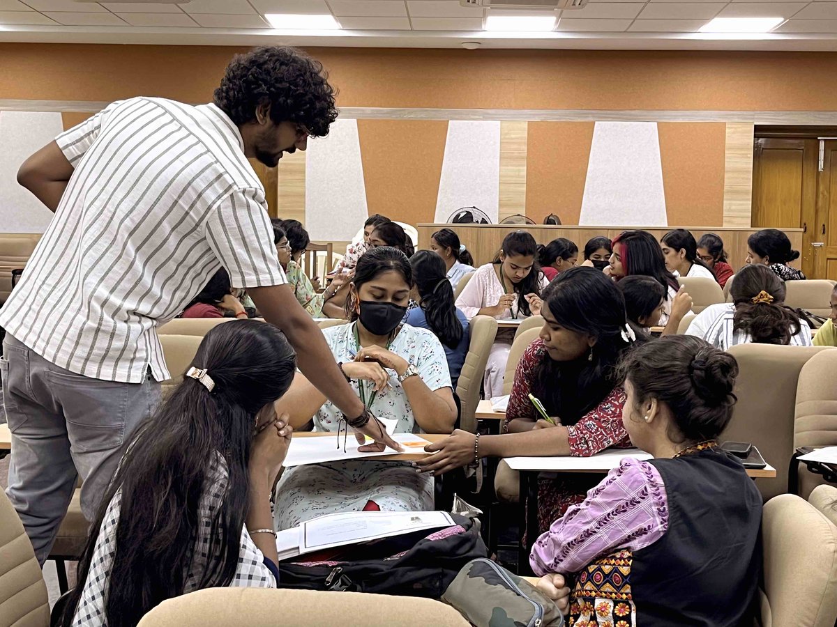 I had the pleasure of leading #design workshop <a href="/SMC_Chennai/">StellaMarisCollege Official</a>, focused on user journey and mobile application design approach. It was an amazing experience to share my knowledge and expertise with these aspiring #designers and see their #creativity  and skills flourish.