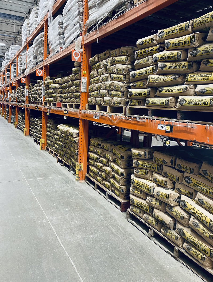 jamie_SM6947's tweet photo. LETS GO TEAM- so proud of our team and the pride they have! Executing exceptional standards every single day!! Thank you! #pacnorthproud #D20 #1022WestStockton https://t.co/IFxcq3mEAl
