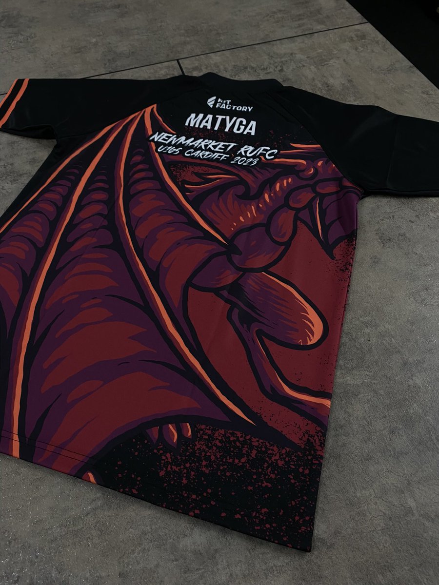 Kit_Factory's tweet image. Custom Kit Factory rugby shirts for @NewmarketRUFC U16’s tour of Wales! What a design…😮‍💨🔥