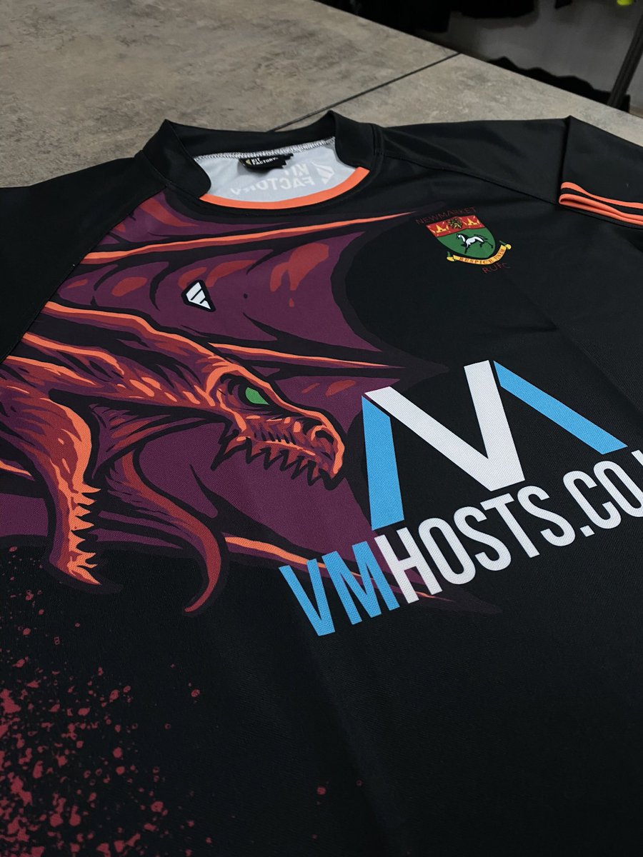 Kit_Factory's tweet image. Custom Kit Factory rugby shirts for @NewmarketRUFC U16’s tour of Wales! What a design…😮‍💨🔥