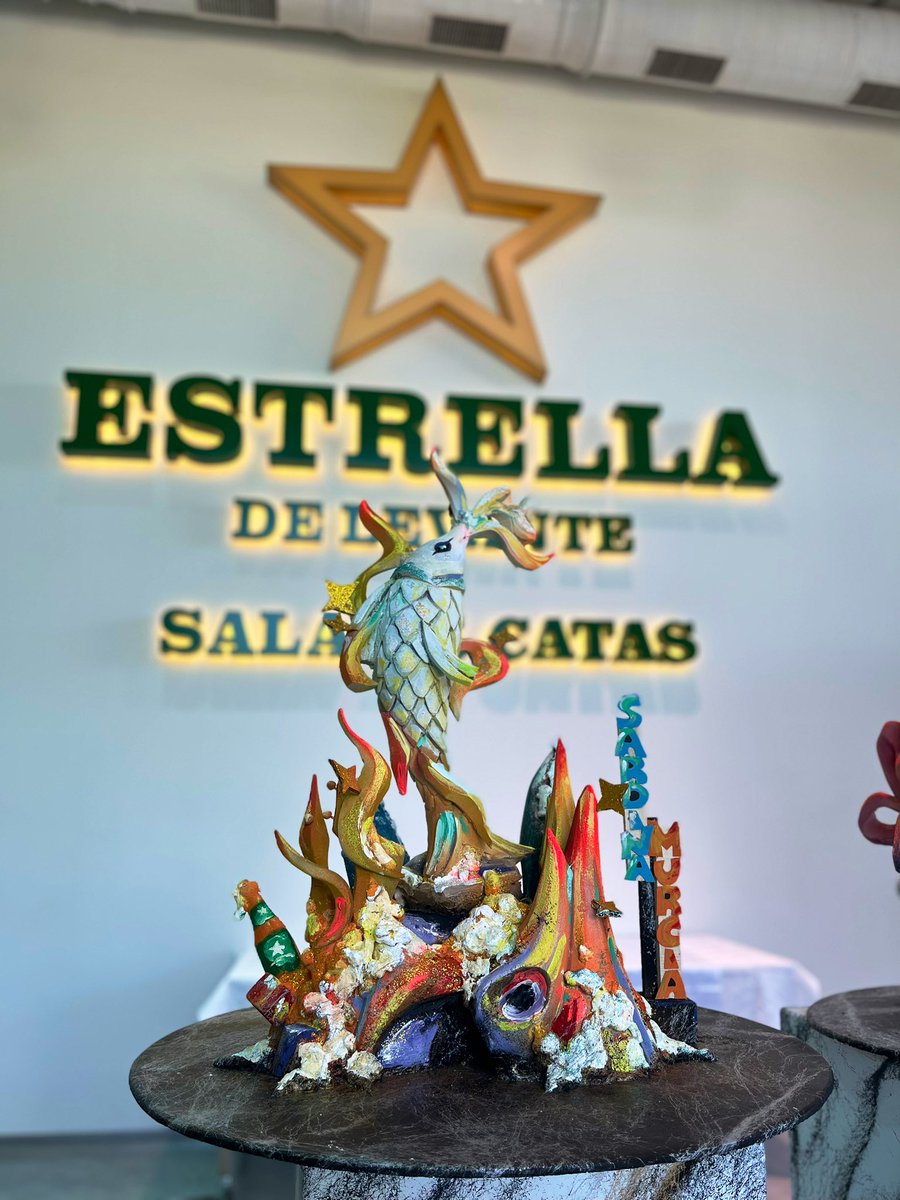 ⭐️ <a href="/estrellalevante/">Estrella de Levante</a> acoge la Presentación del Catafalco del Entierro de la Sardina; una estructura que alcanzará los 20 metros de altura y nos acompañará, como cada año, durante todas las fiestas de primavera.

¡Que poquito queda! 😍