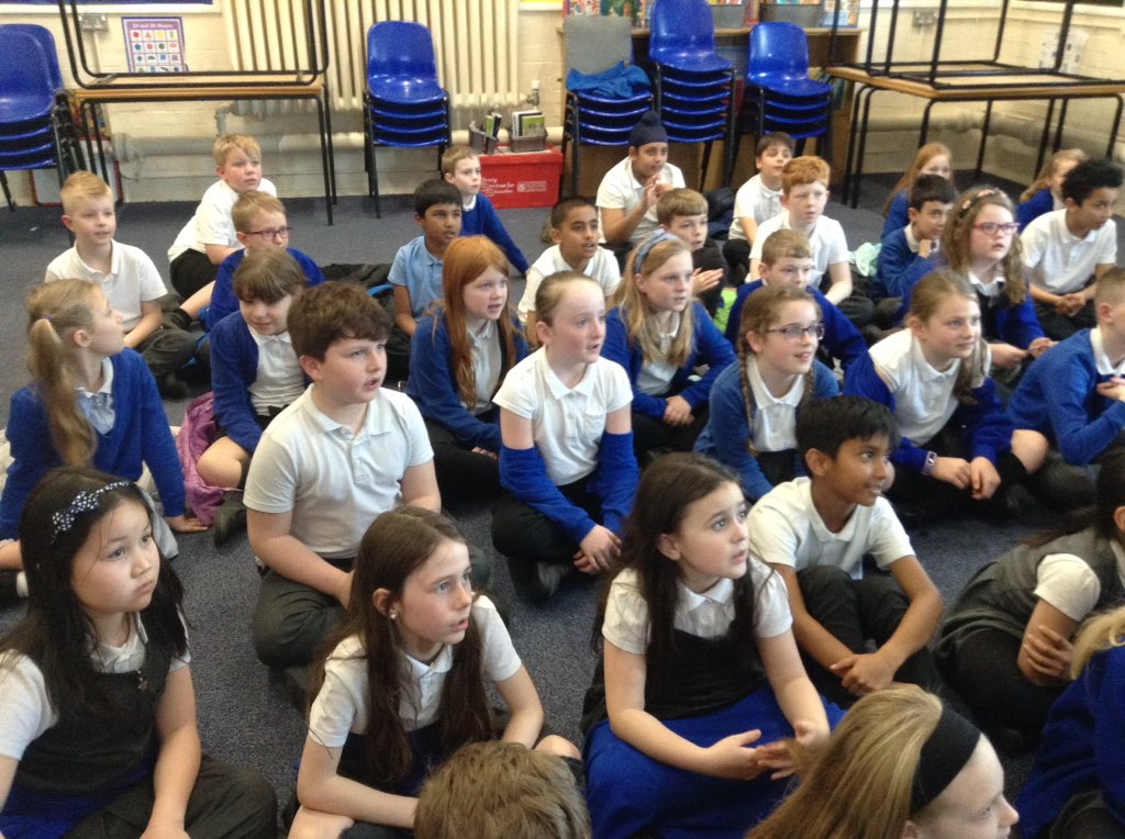 latimerprimary's tweet image. Y4 had a special visitor last week who brought our Hinduism topic to life. Thank you very much for your time Ayesha Sheth. The children really enjoyed everything especially the chocolate barfi. It was great to see how much they had learnt ....#LatimerRE #learningbroughttolife