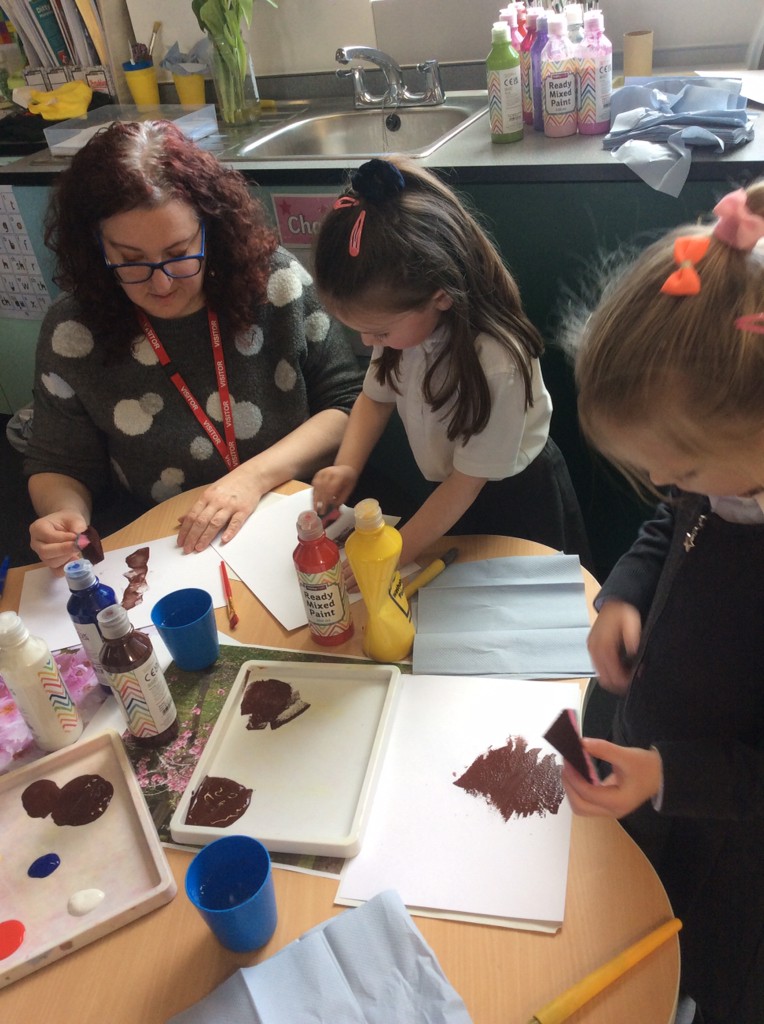 We recently welcome a talented local artist into school to work with our reception class. Delia shared her work, style, media and inspirations as well as running activities with the children allowing them to learn new techniques. #deesartworks #banburyartist