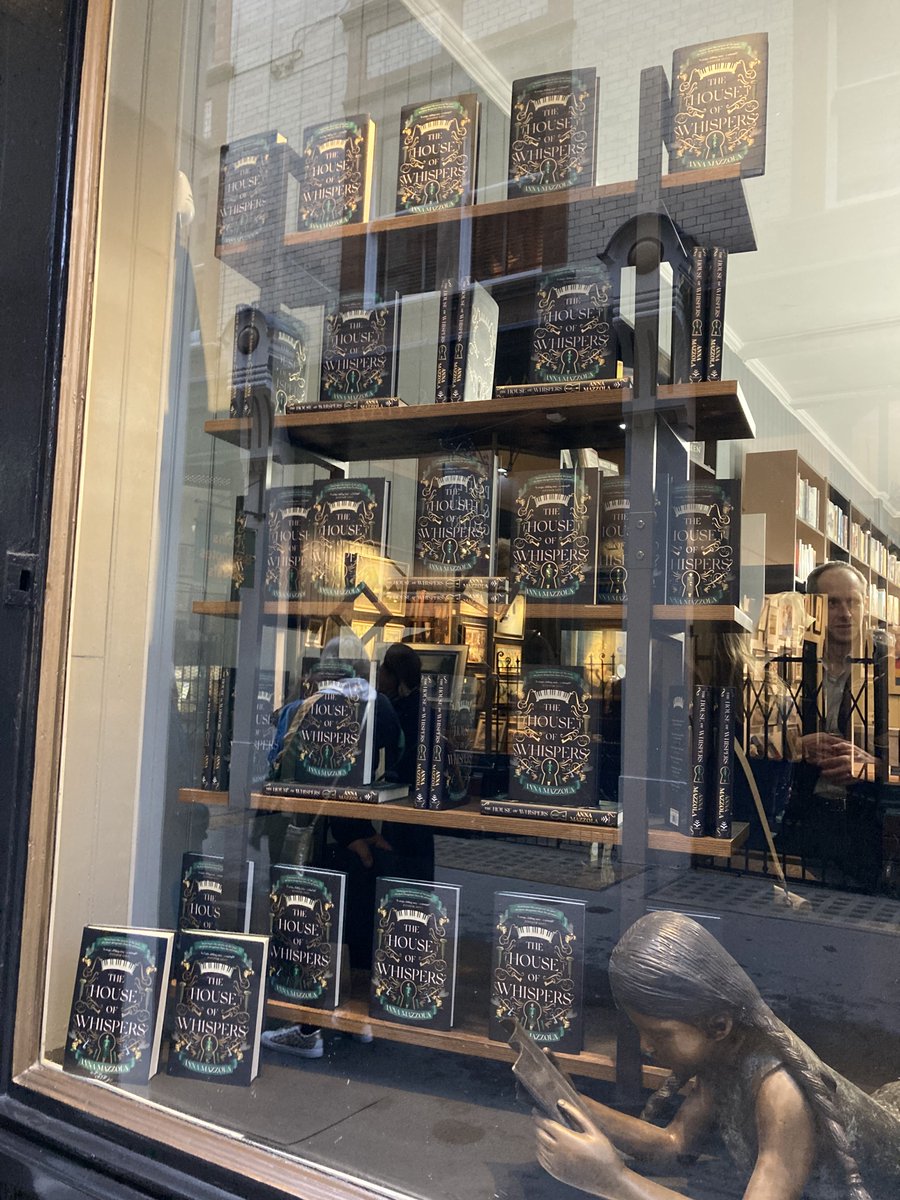 MushensEnt's tweet photo. We had the best time at @Anna_Mazz's launch for #TheHouseOfWhispers last night - and #TeamMushens was out in full force! 💚 https://t.co/SOeaDpGsOr