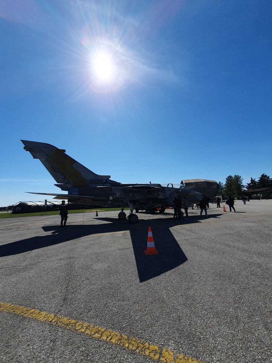 Millymillyand's tweet photo. #AeronauticaMilitare100 @ItalianAirForce https://t.co/U8X7Fceccv
