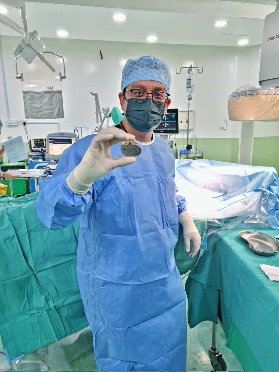 DIskandarmirza's tweet photo. A cardiac pacemaker is a medical device that is implanted in the chest or abdomen to help regulate the heartbeat. 

It is typically used for people who have an irregular heartbeat, also known as an arrhythmia, or a slow heartbeat, known as bradycardia.

#cardiacpacemaker https://t.co/bvLTQ4TrrL