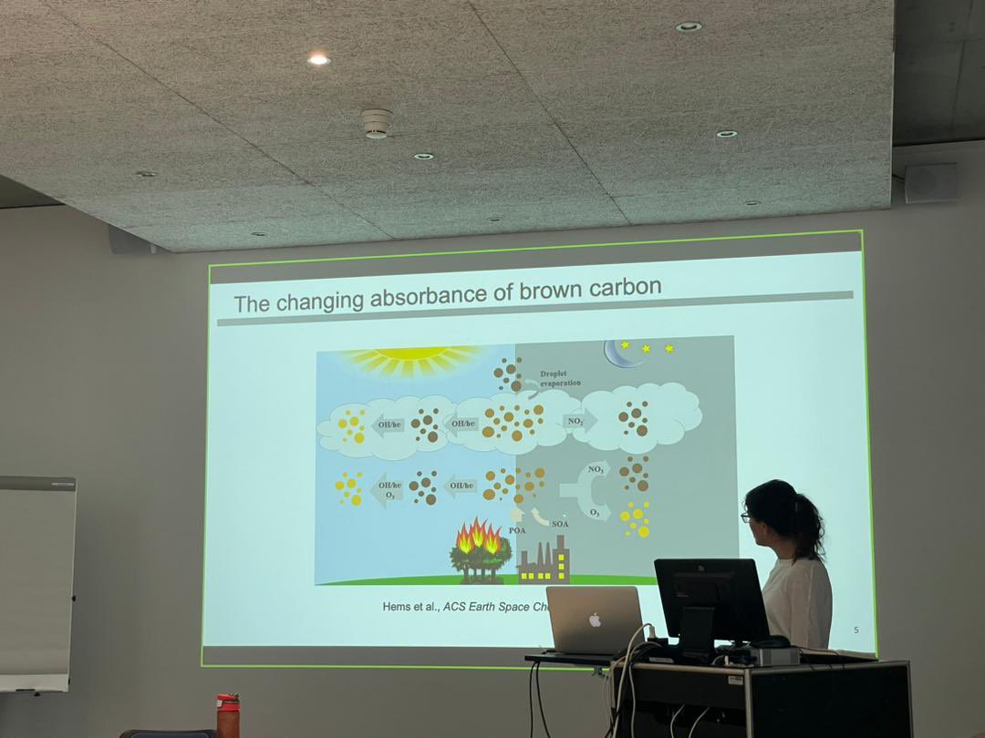 Great pleasure to have @nadineborduas from @UBCChem at @PSI_LAC talking about cool research on biomass burning 🔥 aerosols.
Looking forward to more inter-continental collaborative #science.

 #AtmosChem #Climate #AirPollution