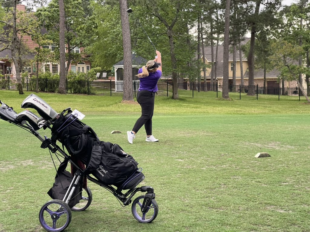 WillisGolfTeam's tweet photo. Day 2 of Girls’ Varsity District golf tournament! #goladywildkatgolfers @WillisSchools @Willis_HS_TX @WISDAthletics https://t.co/MxPSwoOvhN