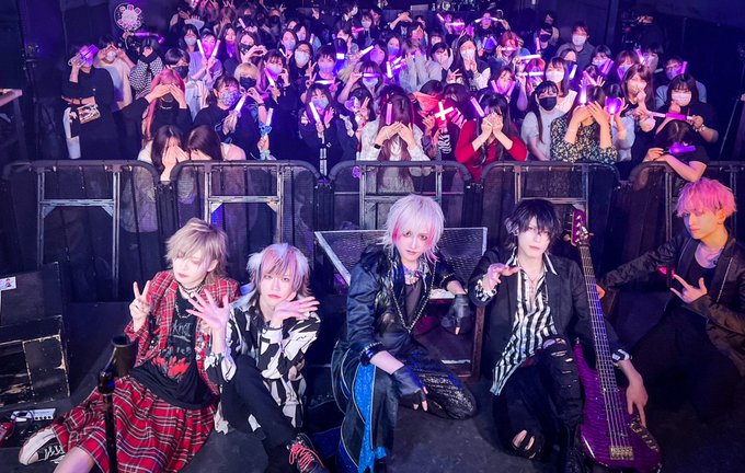 「5周年イベントありがとうございました！徐々に写真載せていきます😈」3.27ミウラアイムセットリスト1. クーデターラヴ