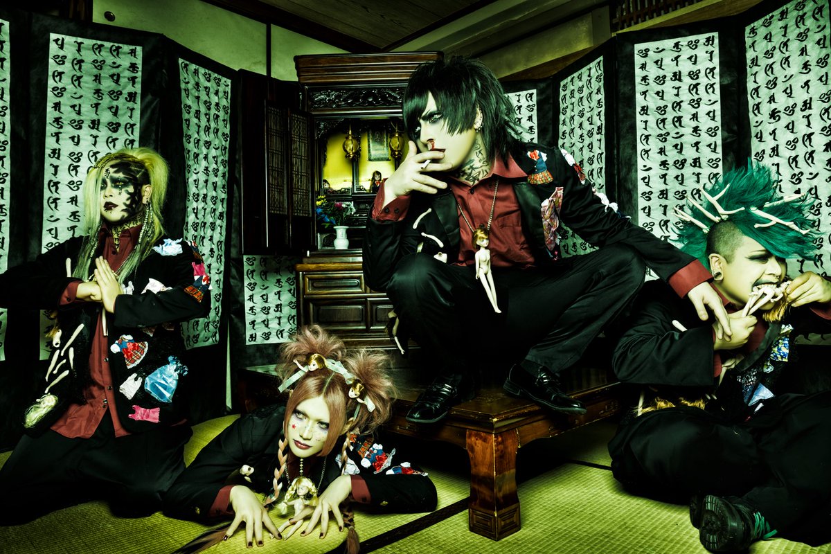 【ニュース】
ぶえ
新アーティスト写真公開！