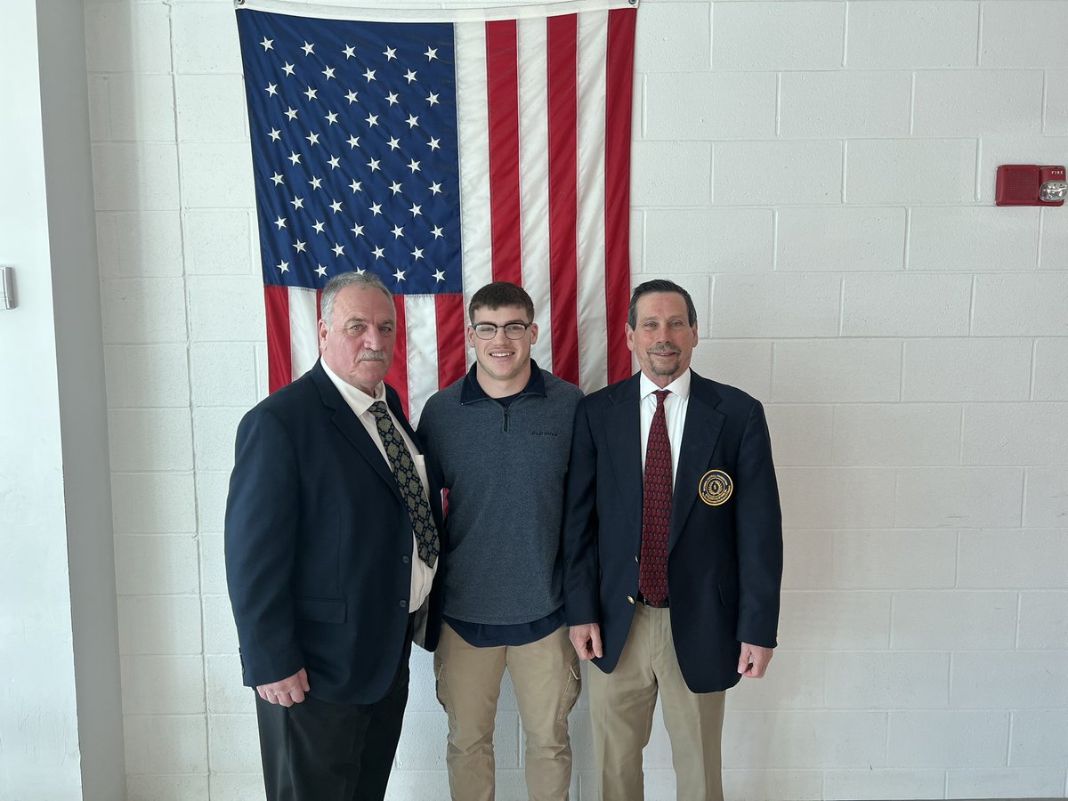 DruryCoach's tweet photo. Congratulations to @LincolnCardillo for being recognized as a 2022-2023 scholar athlete by the National Football Foundation! Way to set the standard. Grades matter! https://t.co/XHA6cOUe2T