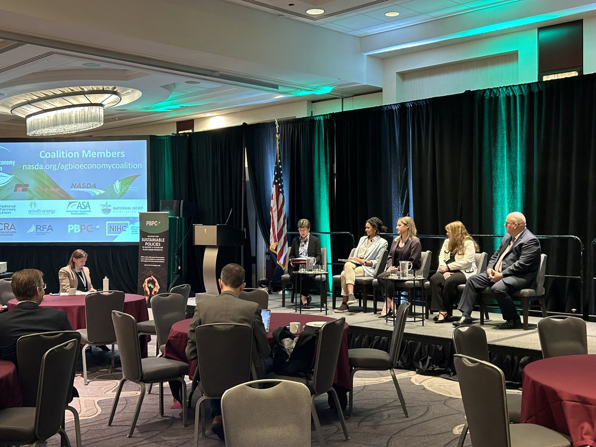 PlantBasedProds's tweet image. In this morning’s first session, Robin Bowen and @JamaicaGayle of PBPC discussed Farm Bill priorities with @AgBioeconomy leaders from @ASA_Soybeans, @NatHempCouncil, and @EthanolRFA. #PBPC2023Conference