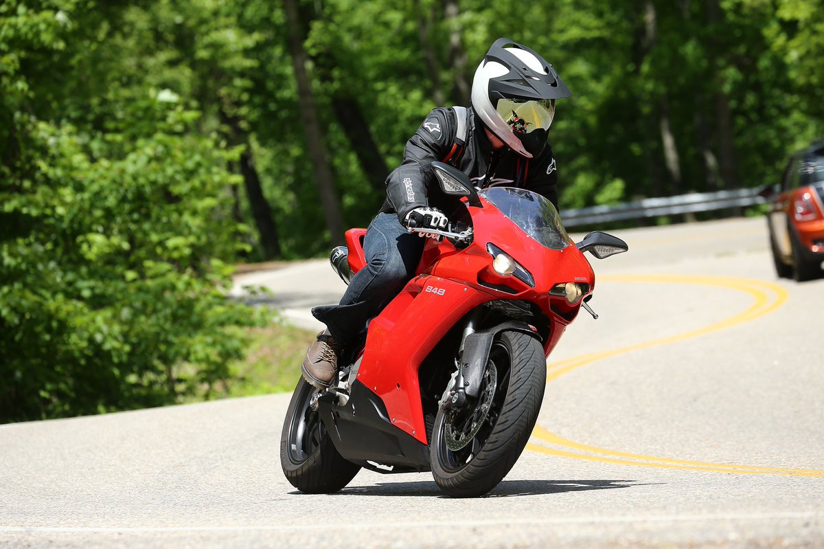 TorqueTobacco's tweet photo. I say this every spring, but I need to get on 2 wheels more this year. #motorcycle https://t.co/RpSCQYgv5d