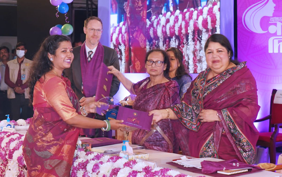 UNDP_BD's tweet photo. "If we want to build a true #SmartBangladesh, as envisioned by the Gov, we need to ensure women &amp; girls’ inclusion in ICT"-said @stefanliller acting Resident Coordinator @UNinBangladesh while speaking at a discussion marking #IWD2023. Detail: https://t.co/vt6b8abbth @unwomenasia https://t.co/h5e66LAX6f