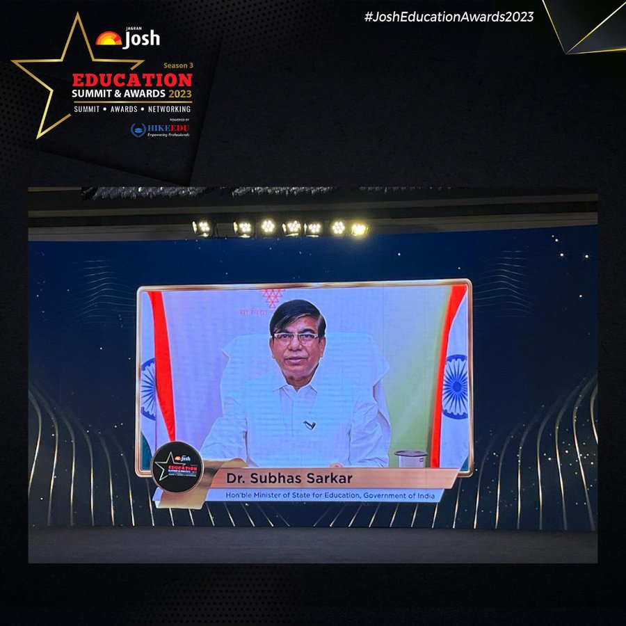 Our guest of honor Subhas Sarkar, Hon’ble Minister of State for Education, Government of India, sharing giving his keynote address at #JoshEducationAwards2023

<a href="/Drsubhassarkar/">Dr. Subhas Sarkar</a>
 
Join the live action-  bit.ly/3FnC8ku

<a href="/Jagranjosh/">JagranJosh India</a> #JoshEducationAwards2023