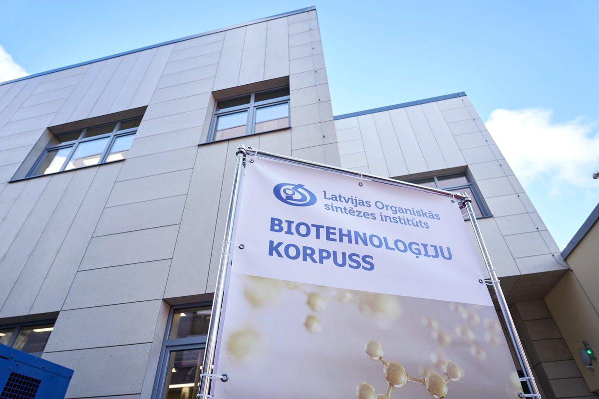 📎 Ministru prezidents <a href="/krisjaniskarins/">Krišjānis Kariņš</a> 29. martā atklāja Latvijas Organiskās sintēzes institūta (<a href="/osi_lv/">Latvian Institute of Organic Synthesis</a>) jauno Biotehnoloģiju korpusu. Jaunā korpusa atklāšana ļaus institūtam vēl efektīvāk darboties jaunu zāļvielu atklāšanas un izpētes jomā.