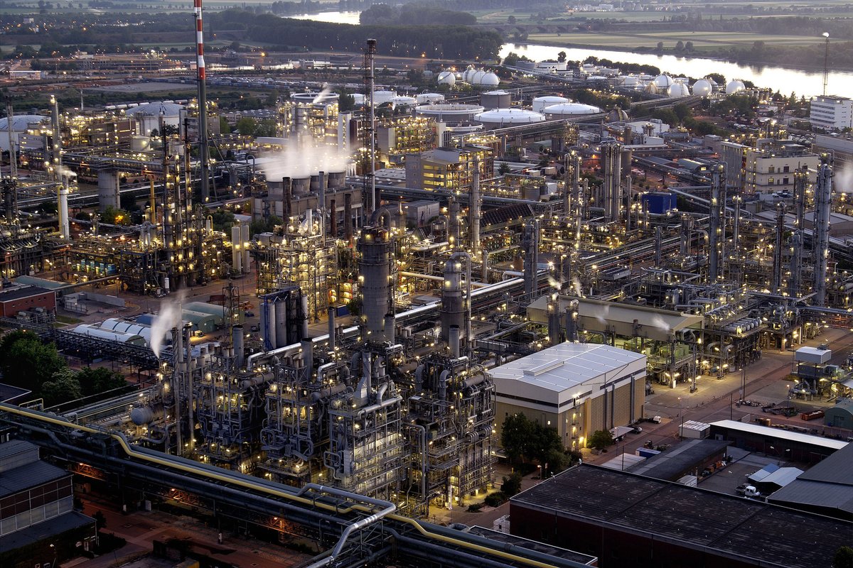 #LindeEngineering puts petrochemicals on a CO₂ diet. At the top of the list is the Steam Cracker - embedded in a holistic solution on the way to net-zero. Find out how we’re working on this goal:

fal.cn/3wYr9