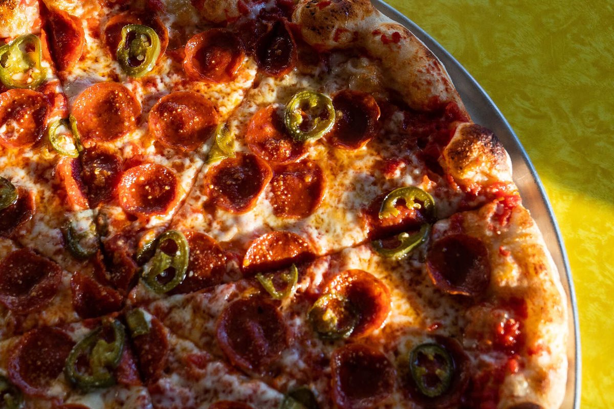 BuffaloFood's tweet photo. 3 kitchen lifers fed up with living on the kindness of strangers and owner whims made Extra Extra Pizza,  in Five Points, West Side. At $30 for large 2-topping it's great pizza at legacy prices, with a side of restaurant revolution #ThisIsGuildWork https://t.co/6xgfIJnmEF https://t.co/HJ65JdPqJf