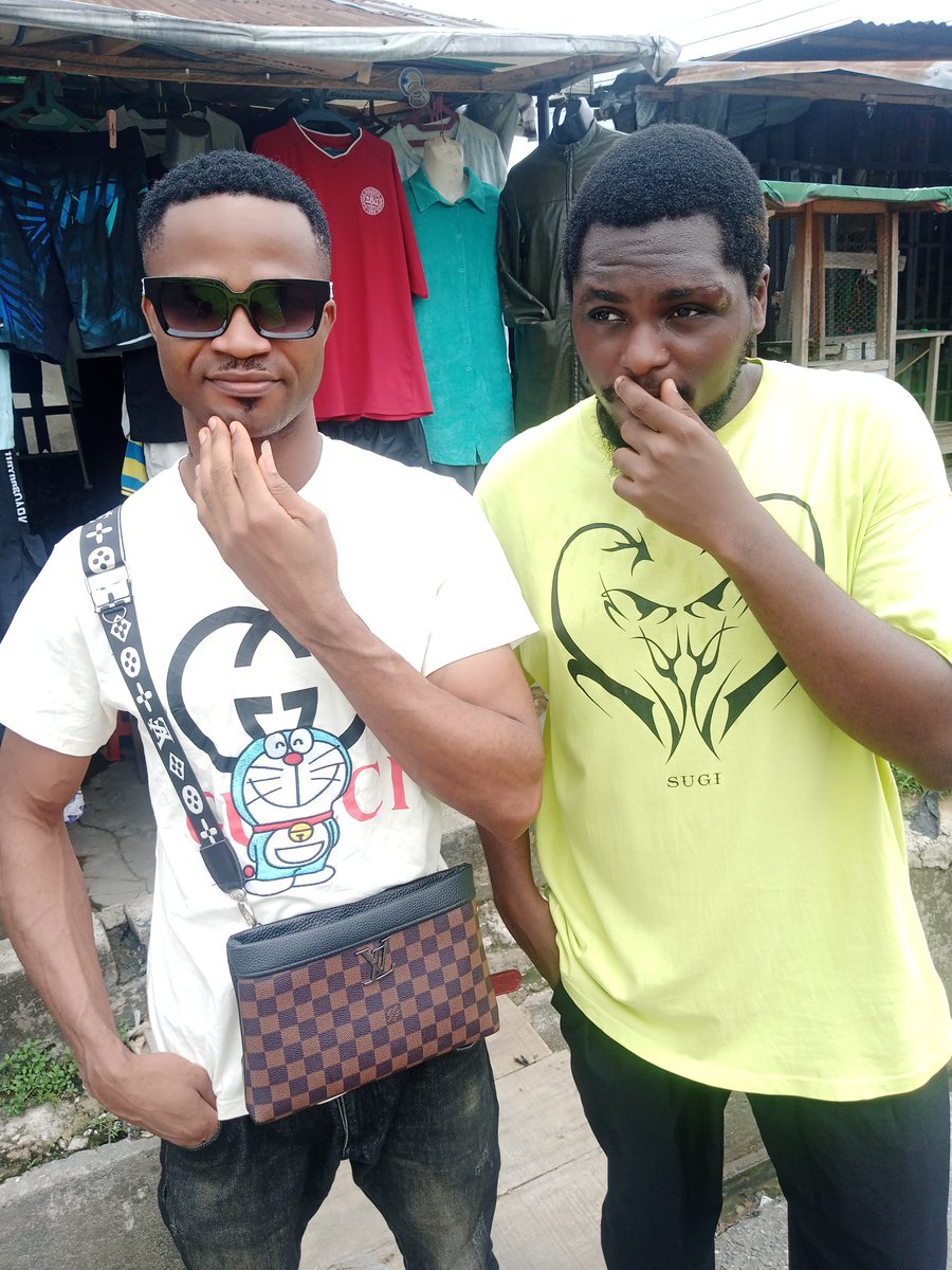 Purffy3's tweet photo. We service and entertain
A business man and a sight to see on stages
💯% flows and vibe you know how e dey be with killer fashion trends.
Link up for deals ✅🔌
#ibile 
#fashionstyle 
#music https://t.co/JHOqYqAyOE