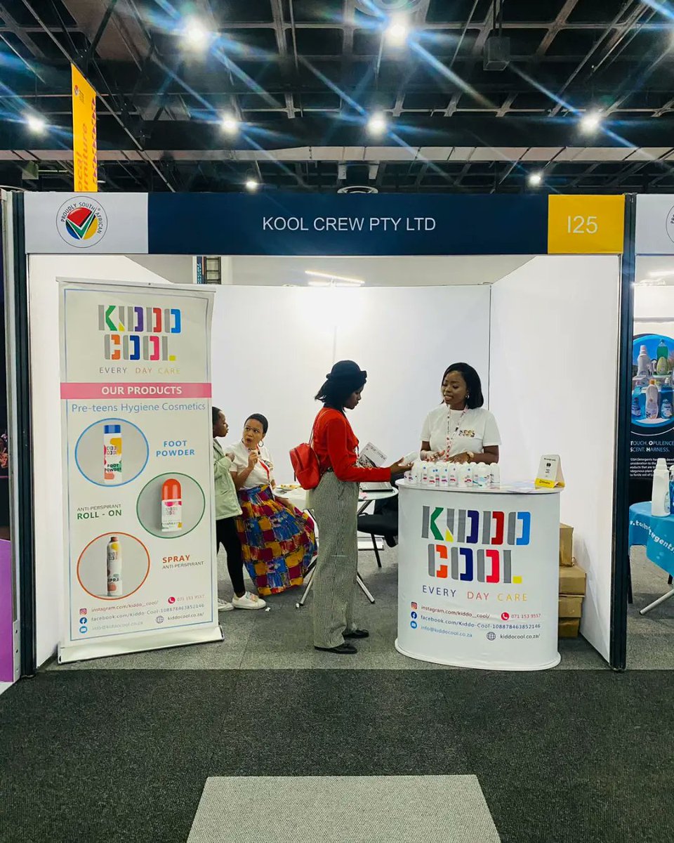 MapulaRamothwa3's tweet image. A big thank you to @ProudlySA and we continue to say thank you a million to the customers who continue to believe in us and to those who visited our stall now trying our products out. We are because you are ❣️🙏🏿🌱🇿🇦
.
#kidstoiletries 
#preeteenspersonalhygiene
#notobullying
