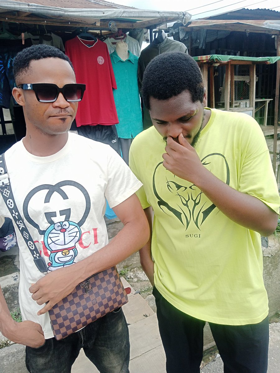 Purffy3's tweet photo. We service and entertain
A business man and a sight to see on stages
💯% flows and vibe you know how e dey be with killer fashion trends.
Link up for deals ✅🔌
#ibile 
#fashionstyle 
#music https://t.co/JHOqYqAyOE