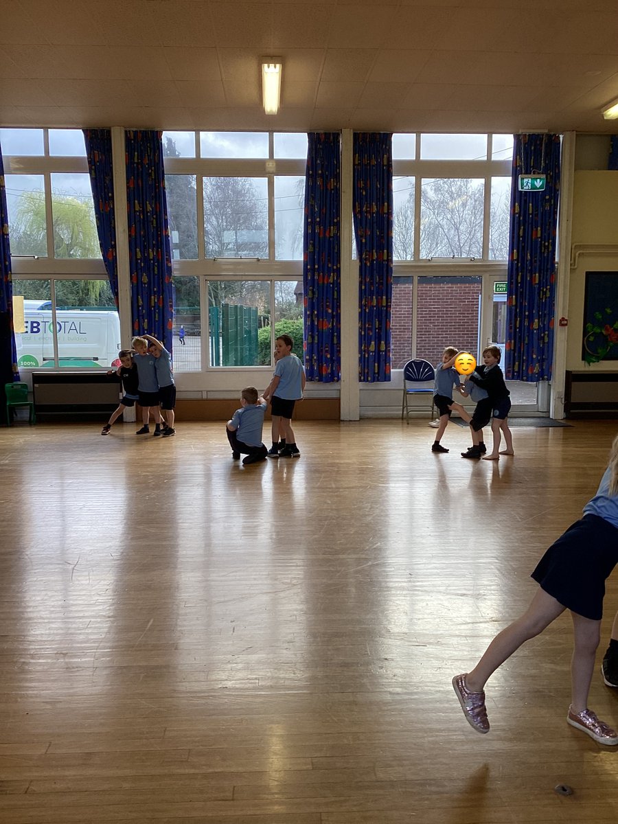 whitchurchCEFed's tweet image. 1CM took part in a Dance PE enrichment experience. We linked our movements and dances to &apos;Gansta Granny&apos;, pretending to be pipes and the flowing water just like Bens dream of becoming a plumber! #wiape #acceleratedlearning