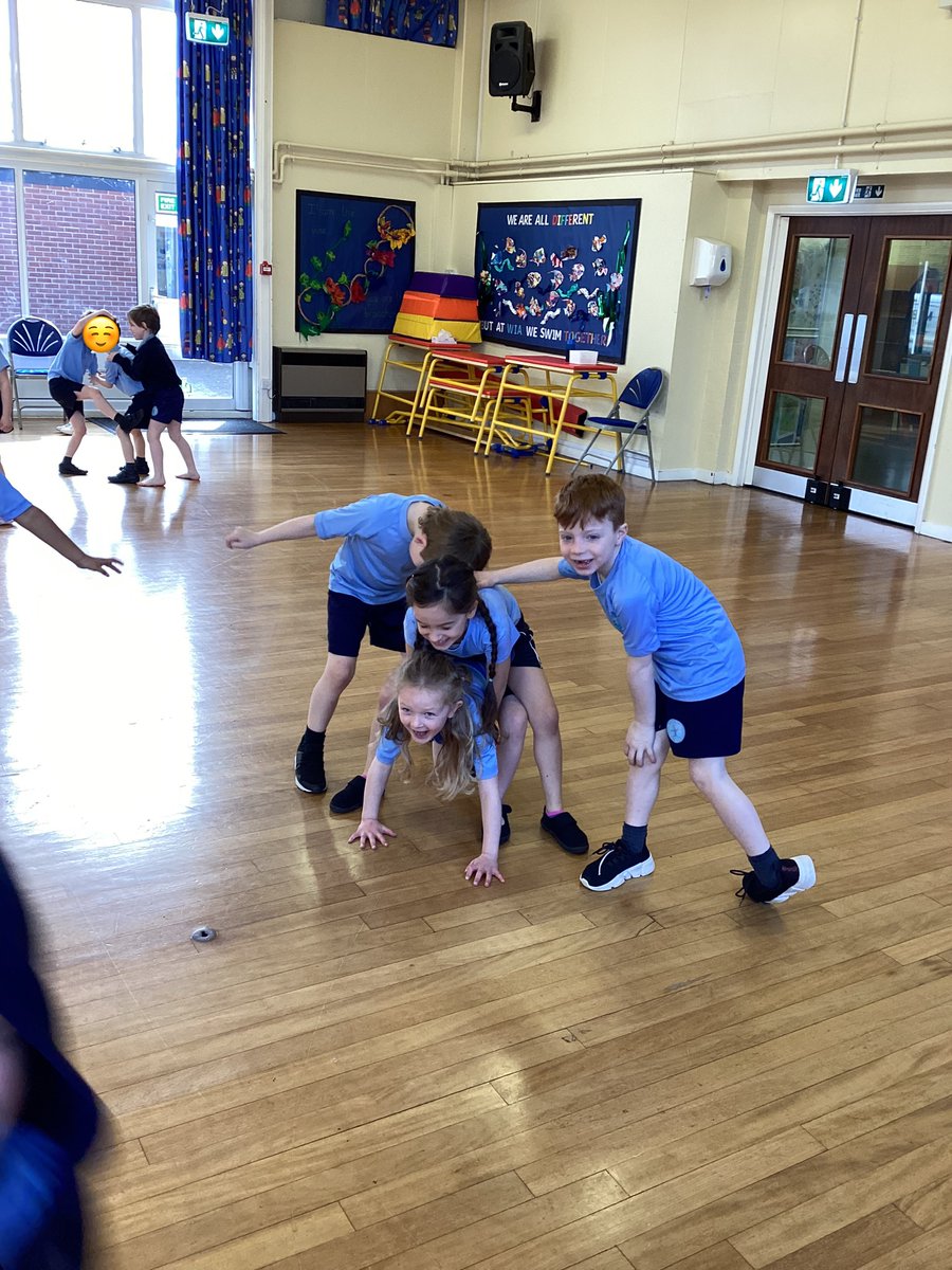 whitchurchCEFed's tweet image. 1CM took part in a Dance PE enrichment experience. We linked our movements and dances to &apos;Gansta Granny&apos;, pretending to be pipes and the flowing water just like Bens dream of becoming a plumber! #wiape #acceleratedlearning