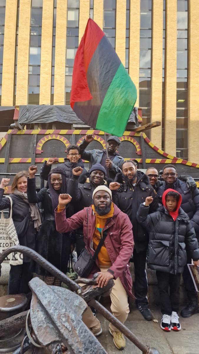 Black Rooted tweet media