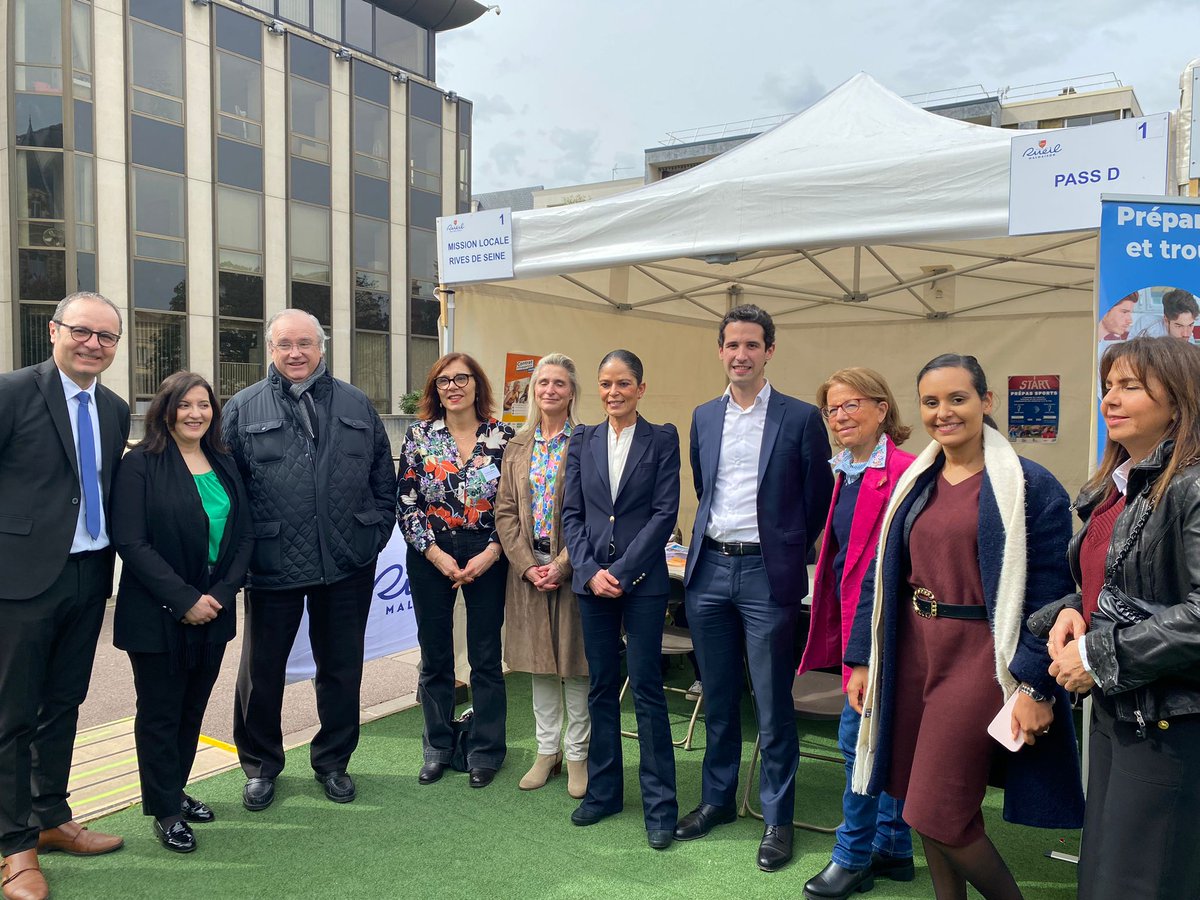 villederueil's tweet photo. Le #forum 1er #emploi et #alternance bat son plein !
Les élus de la ville en compagnie de Marie-Do Aeschlimann Vice-Pdte @iledefrance, Yoann Blais Sous-préfet , @BeliliLeila Présidente de la @CMA92HDS , sont  à la rencontre des entreprises, centres de formation et des  jeunes . https://t.co/pOobW9lh3Z